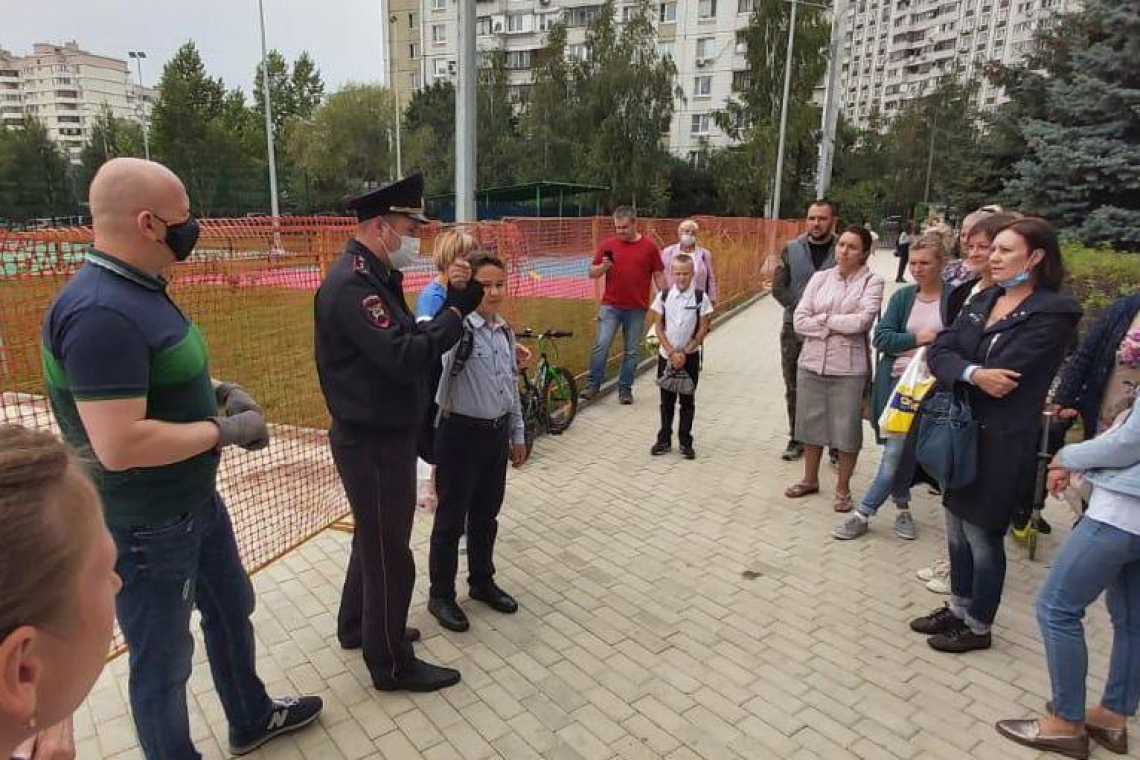 Председатель Общественного совета Восточного округа, совместно с сотрудниками ОБ ДПС ГИБДД УВД по ВАО провели акцию « Родительский патруль»